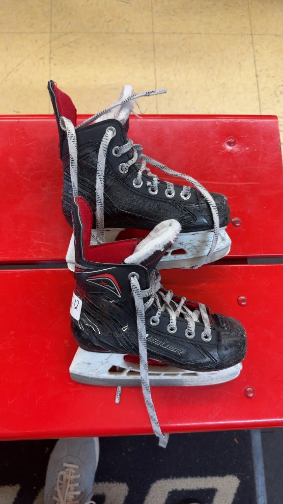 Bauer Hockey Skates Vapor X400 Youth Used Size 12Y