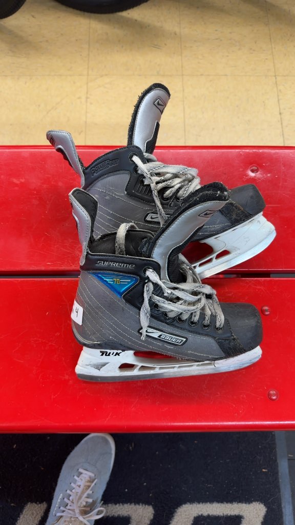 Bauer Supreme 70 Ice Hockey Skates Used Size 4-tendon guards are a bit floppy but still work