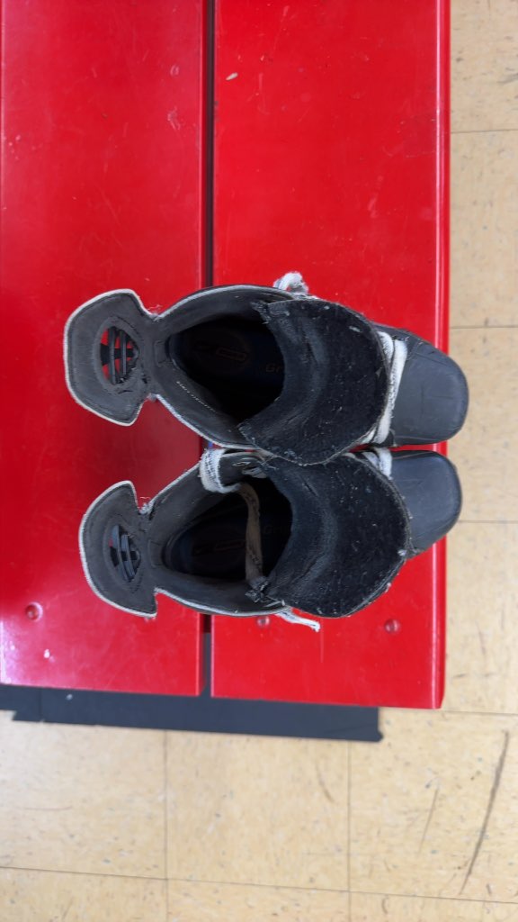 Bauer Supreme 70 Ice Hockey Skates Used Size 4-tendon guards are a bit floppy but still work