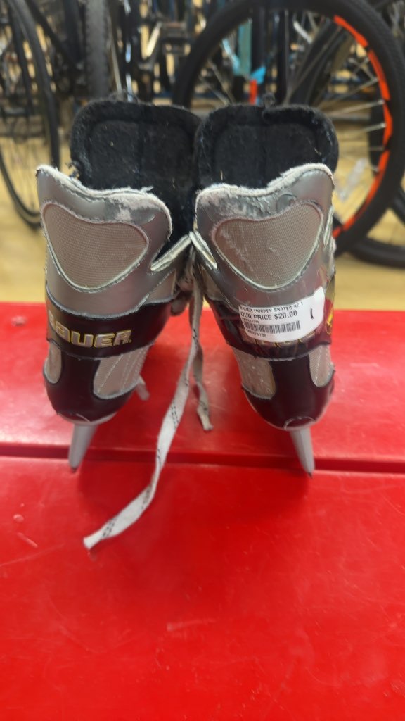 Bauer Vapor Hockey Skates Used Size 1