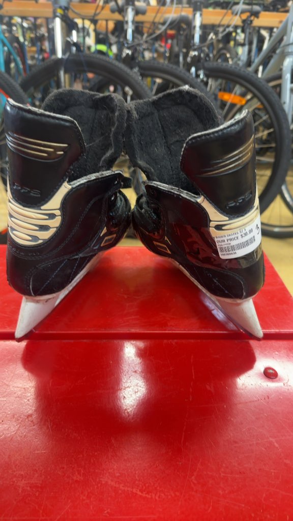 Bauer Vapor X1000 Hockey Skates Used Size 3