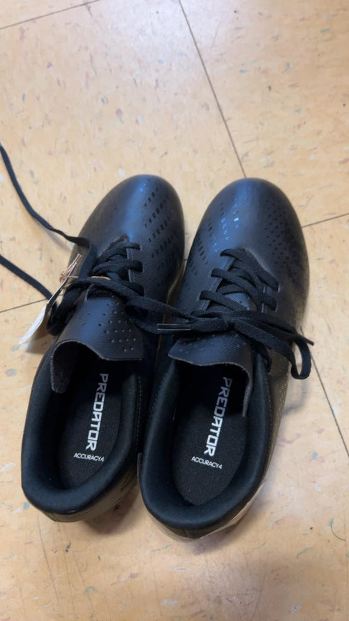Adidas Soccer Cleats Predator Accuracy.4 Black Excellent Condition Size 5.5