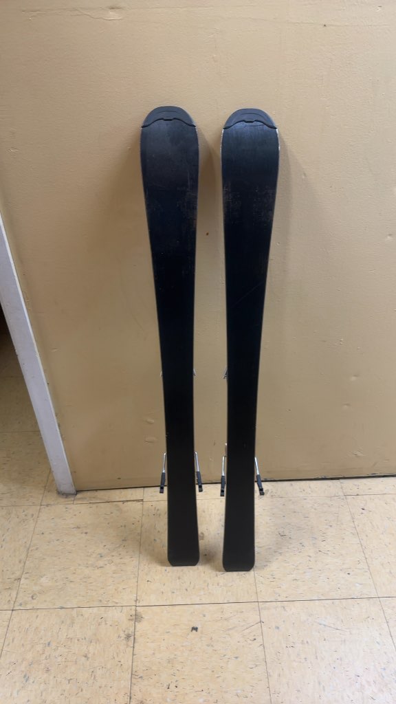 Atomic Maven Skis with Bindings Used 110 cm