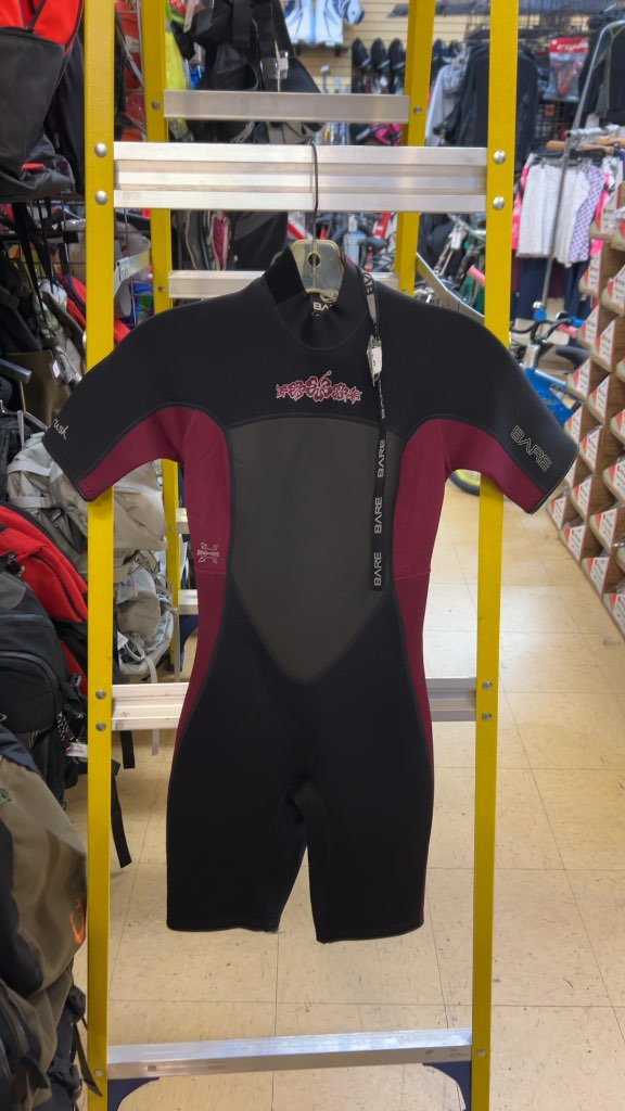 BARE Shorty Wetsuit Hibiscus Graphic Black/Maroon Good Condition Size 6