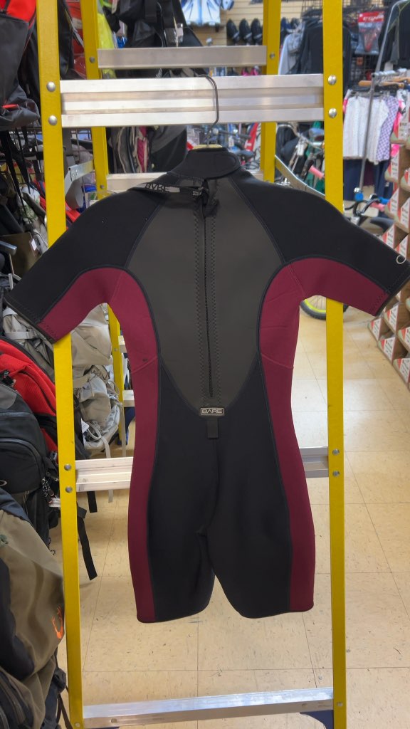 BARE Shorty Wetsuit Hibiscus Graphic Black/Maroon Good Condition Size 6