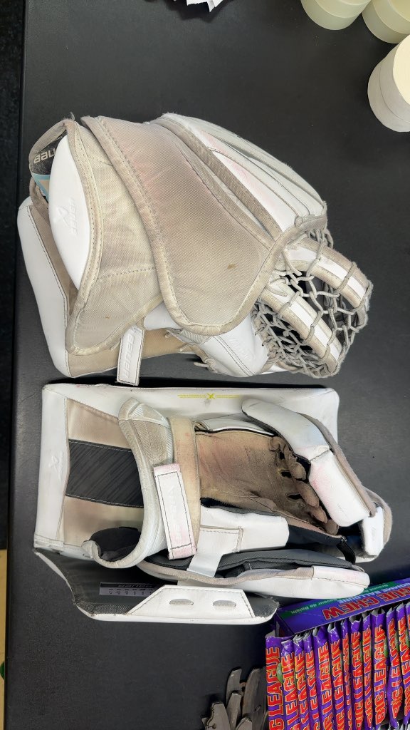 Bauer Goalie Catcher & Blocker Vapor X5 Pro White Used