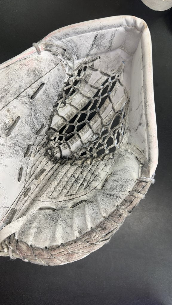 Bauer Goalie Catcher M5 Pro White Used Intermediate