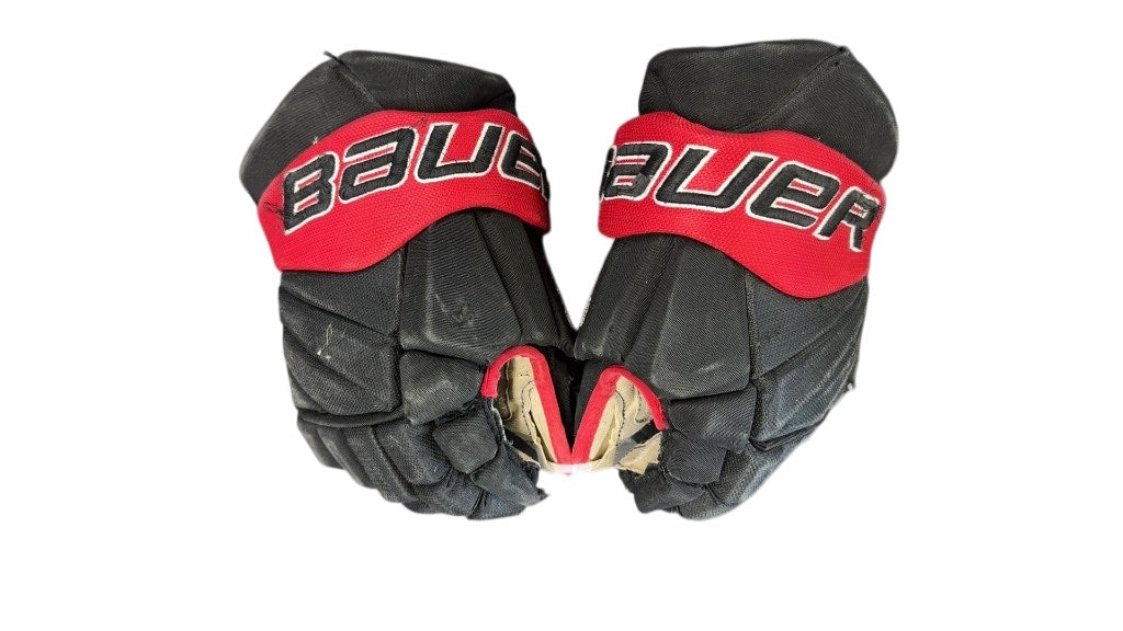 Bauer Hockey Gloves Port Alberni Bulldogs Used 14" pro gloves 
Hole in one palm