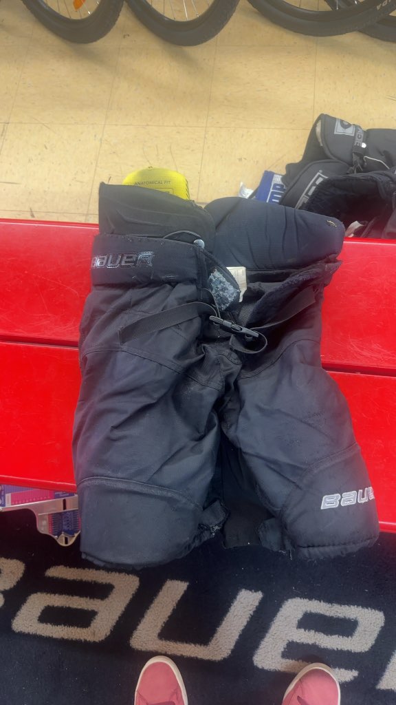 Bauer Hockey Pants Supreme 1S Junior Medium Used Black