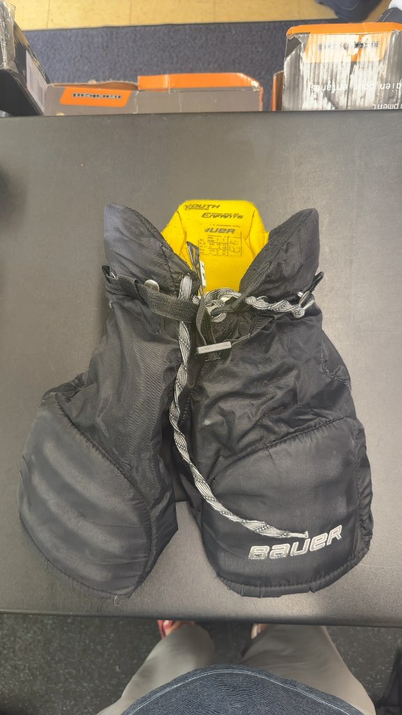 Bauer Hockey Pants Supreme One 40 Black Used Youth Medium
