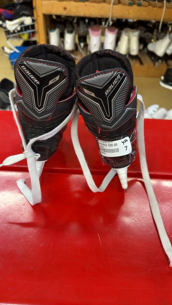 Bauer Hockey Skates NS Youth 7 Good Condition
