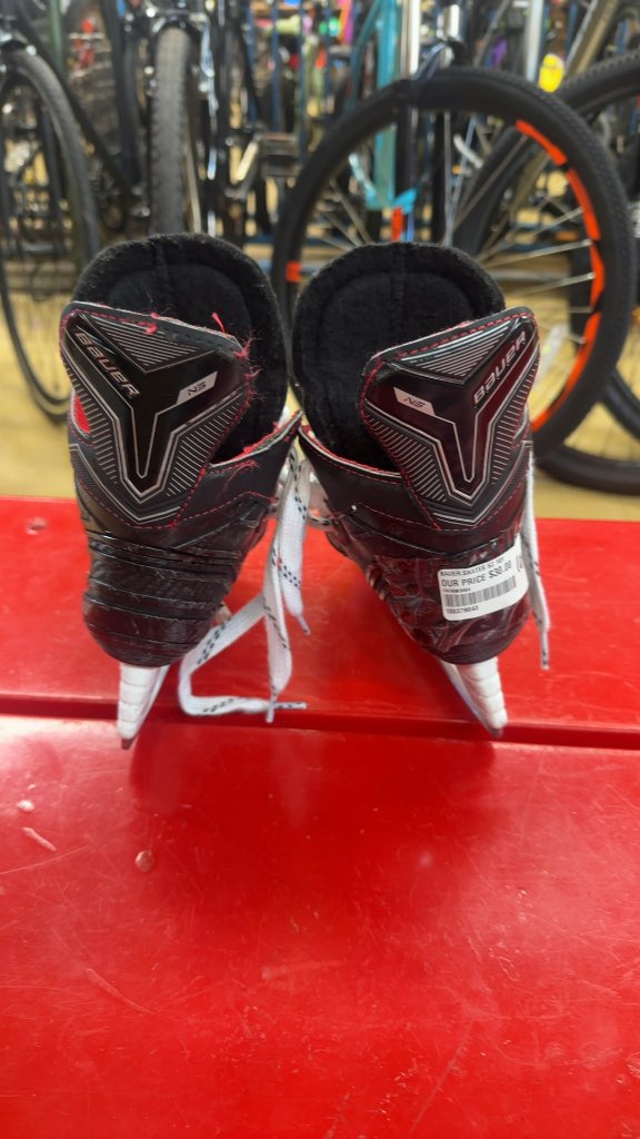 Bauer Hockey Skates NS Youth Used Size Y10