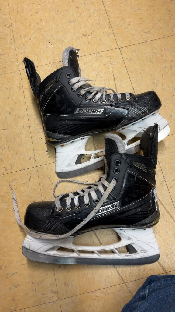 Bauer Hockey Skates Size 8.5 Black