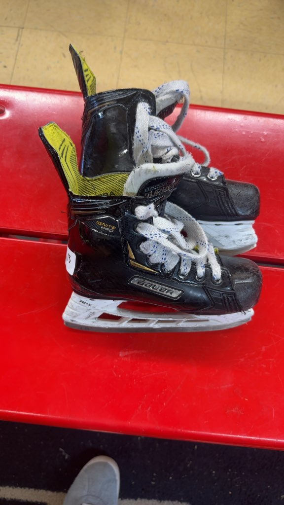 Bauer Hockey Skates Supreme Ignite Pro Youth Used 13Y