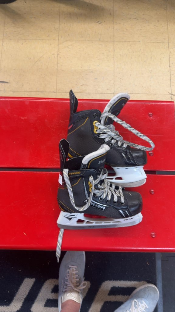 Bauer Hockey Skates Supreme One.5 Used Size 1.5