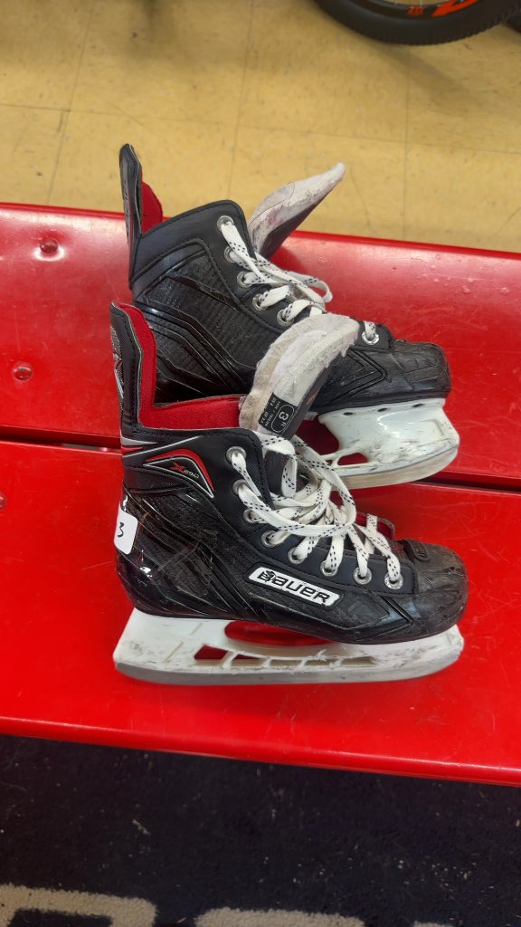Bauer Hockey Skates Vapor X2.7 Used Size 3