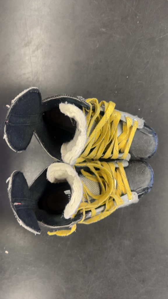Bauer Hockey Skates Velocity Used Size 4