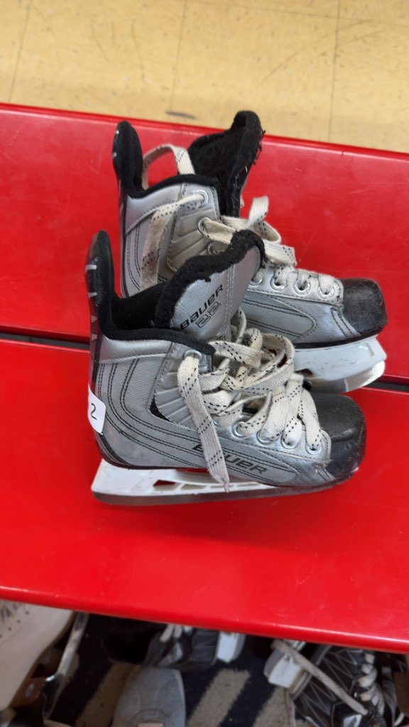 Bauer Ice Hockey Skates 22 Silver/Black Used Size 2