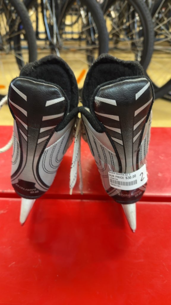 Bauer Ice Hockey Skates 22 Silver/Black Used Size 2