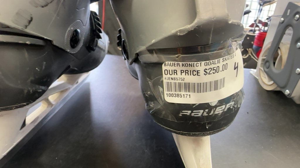 Bauer KONEKT HF2 Goalie Skates - Size 4
In very good shape