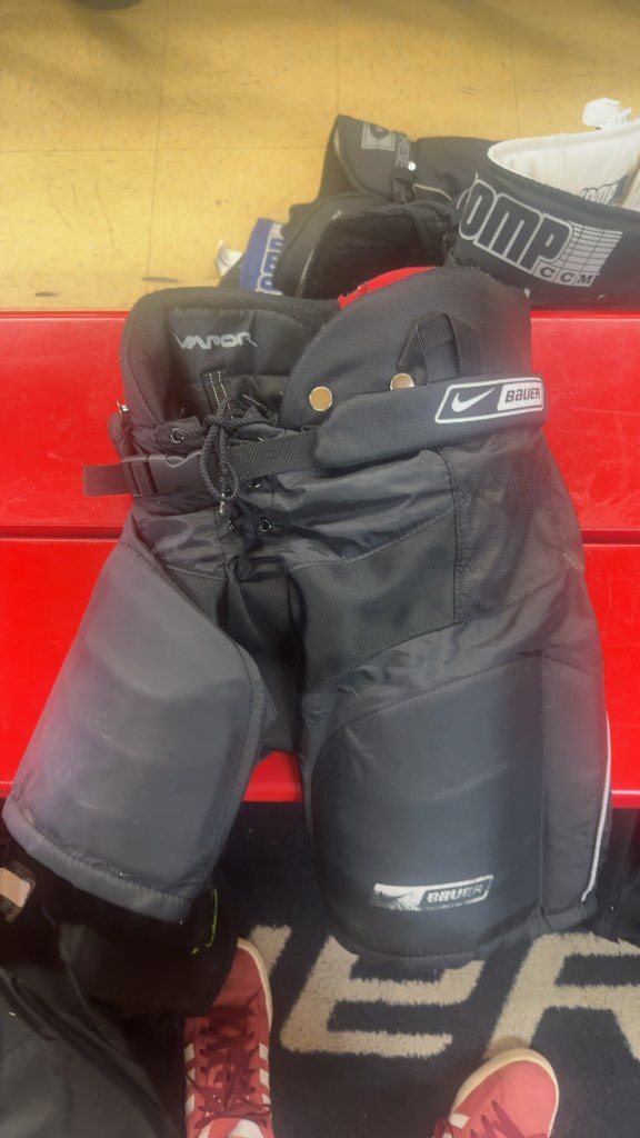 Bauer Nike Vapor XVI Junior Hockey Pants Black Used Junior Medium