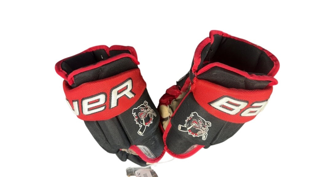 Bauer Pro Hockey Gloves Port Alberni Bulldogs Black/Red Used 14" pro return gloves
