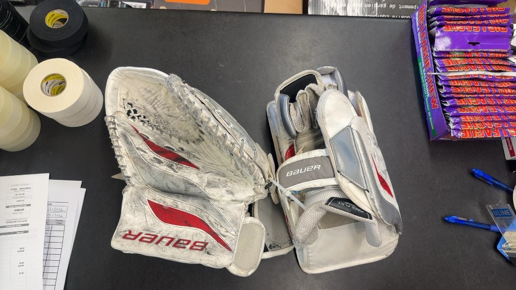 Bauer R2000 Goalie Blocker and Catcher Set White/Red Used Junior