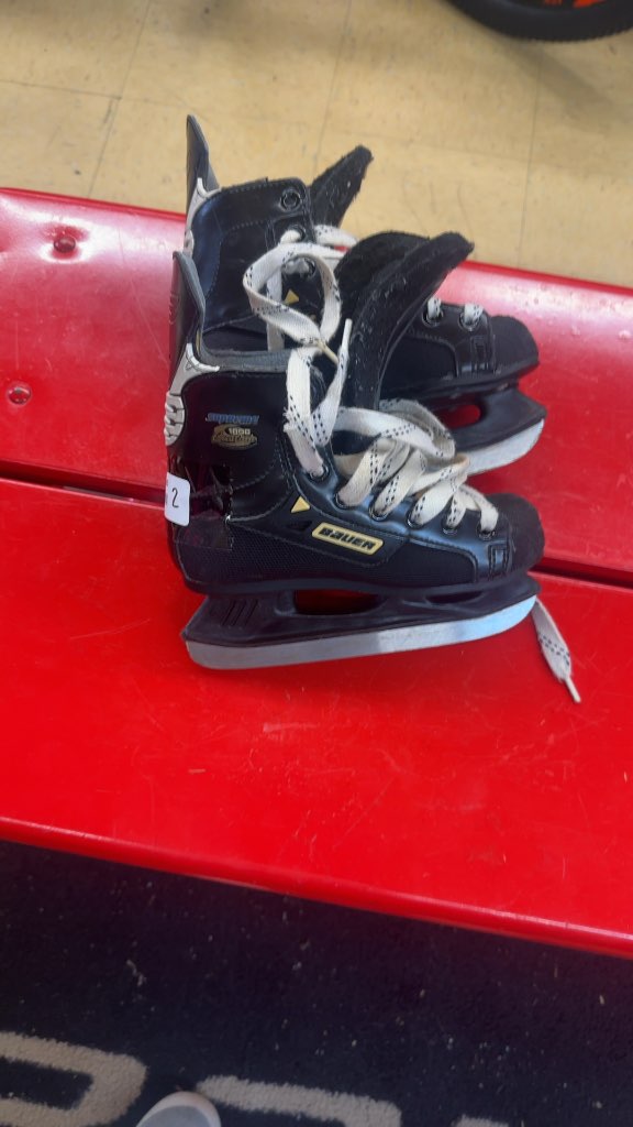 Bauer Supreme 1000 Hockey Skates Used Size 2