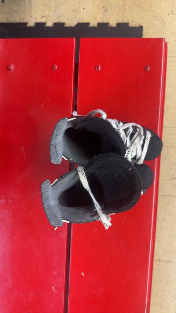Bauer Supreme 1000 Hockey Skates Used Size 2