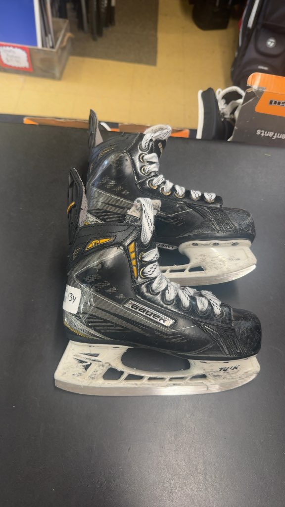 Bauer Supreme 190 Youth Hockey Skates - Size 13Y