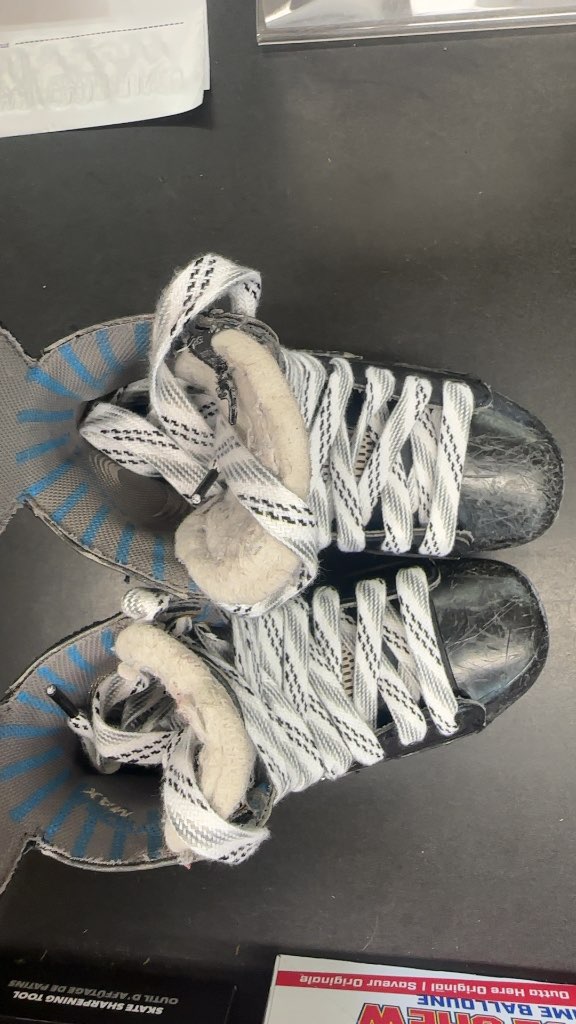 Bauer Supreme 190 Youth Hockey Skates - Size 13Y