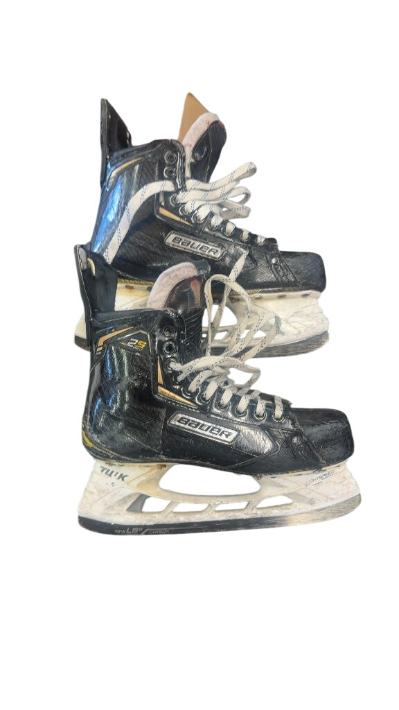 Bauer Supreme 2S Pro Hockey Skates Heavily Used Size 8
They look a bit rougher but still good structure to them. Tendons could use a bit of love