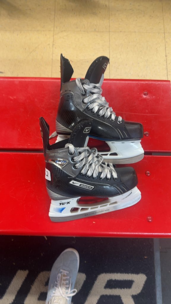 Bauer Supreme Elite Ice Hockey Skates Used Size 2