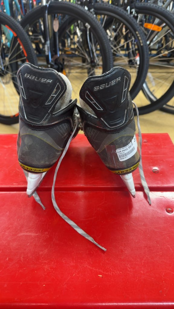Bauer Supreme Hockey Skates Used Size 3.5