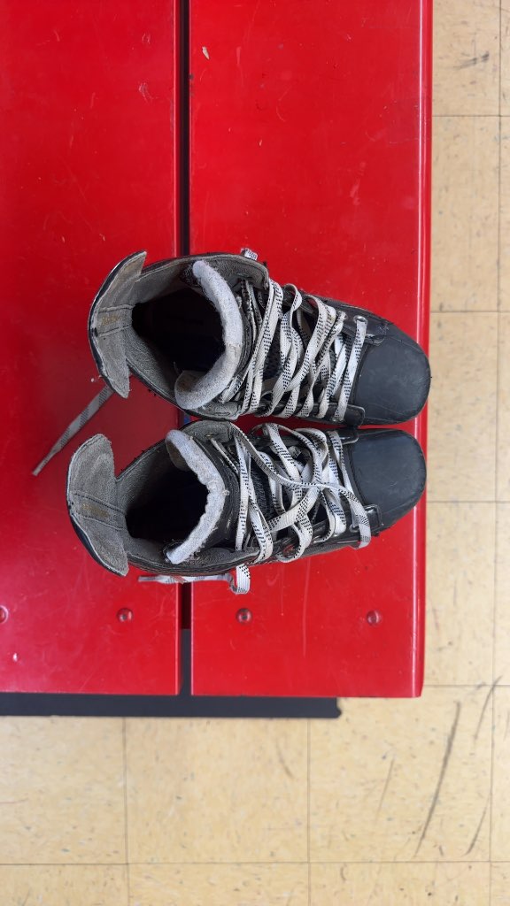 Bauer Supreme Hockey Skates Used Size 3.5