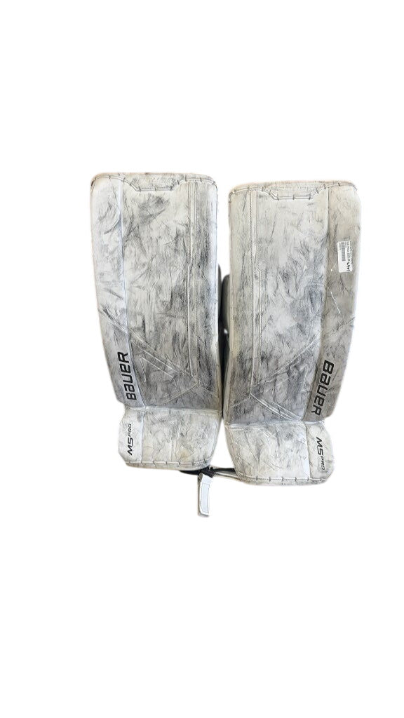 Bauer Supreme M5 Pro Goalie Pads - 29+1 Intermediate XS
Some wear on the knees but the fronts are in good shape