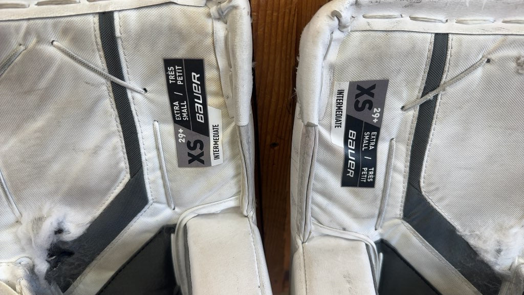 Bauer Supreme M5 Pro Goalie Pads - 29+1 Intermediate XS
Some wear on the knees but the fronts are in good shape