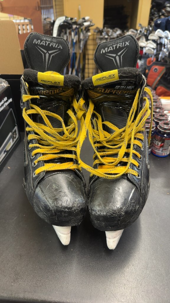 Bauer Supreme Matrix Hockey Skates - Size 8.5 in good shape, no steel