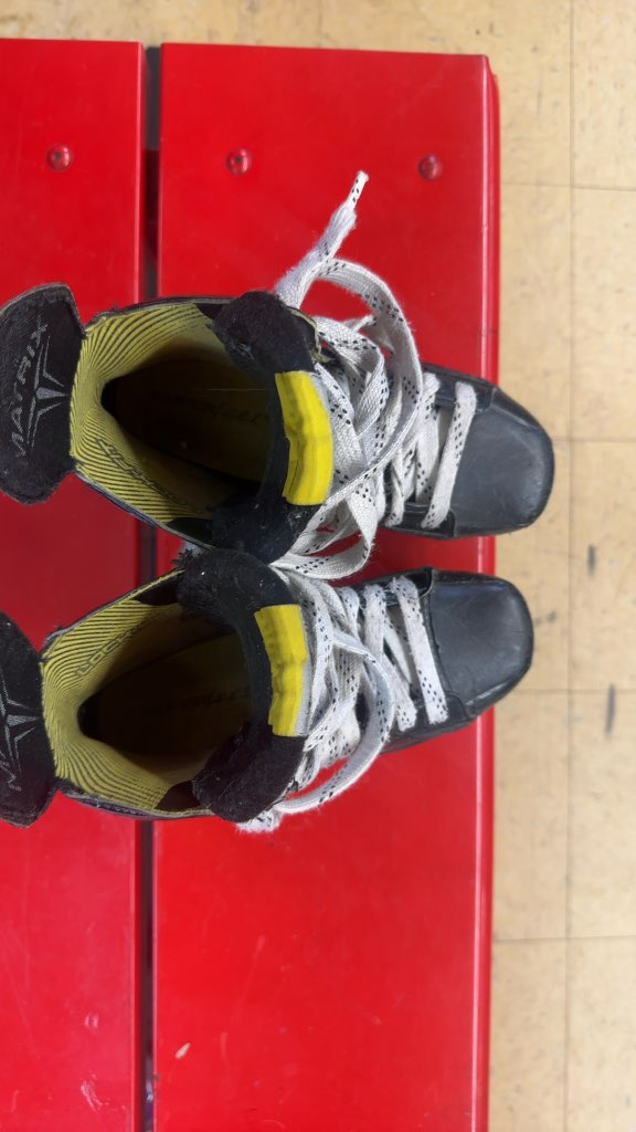 Bauer Supreme Matrix Hockey Skates Used Size 2.5