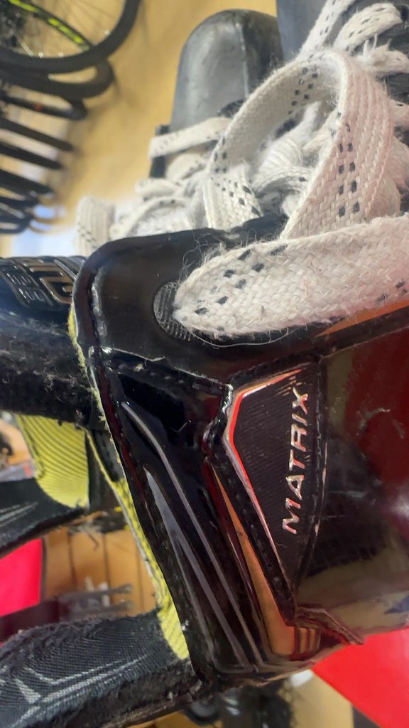 Bauer Supreme Matrix Hockey Skates Used Size 2.5