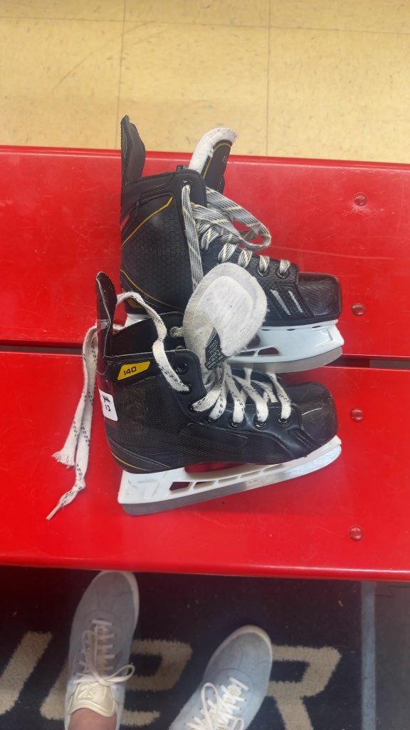 Bauer Supreme ONE.4 Youth Hockey Skates Used Size Y13