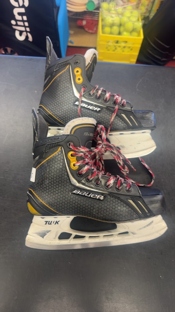 Bauer Supreme ONE.8 Hockey Skates - Size 5 D