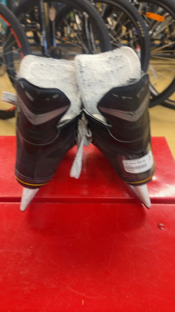 Bauer Supreme S37 Junior Hockey Skates - Size 3