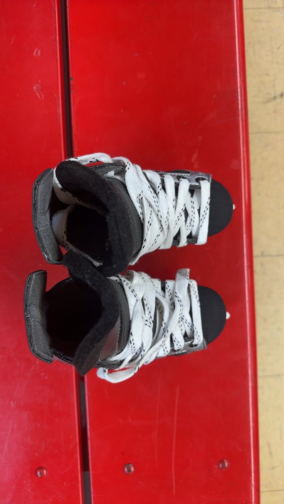 Bauer Supreme Youth Ice Skates Used Size 9Y