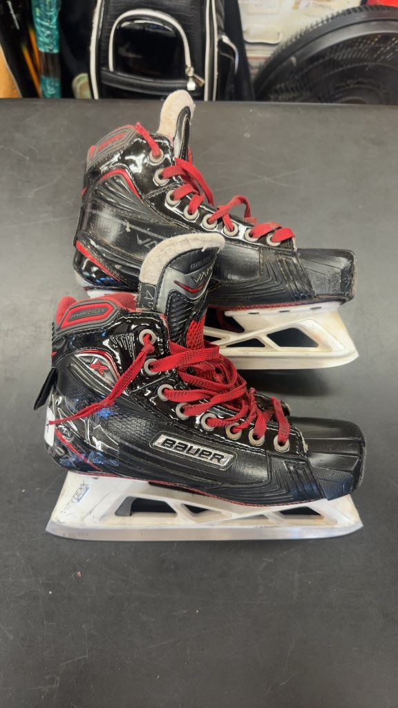 Bauer Vapor 1X Goalie Skates Used Size 4
In very good condition