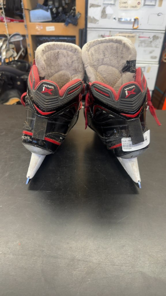 Bauer Vapor 1X Goalie Skates Used Size 4
In very good condition