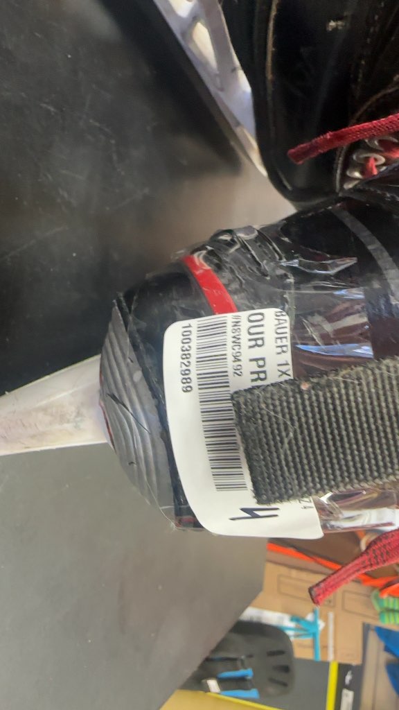 Bauer Vapor 1X Goalie Skates Used Size 4
In very good condition