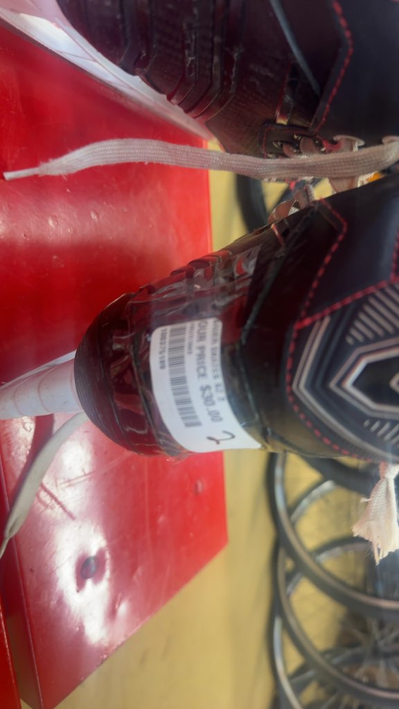 Bauer Vapor Hockey Skates Used Size 2 Black/Red