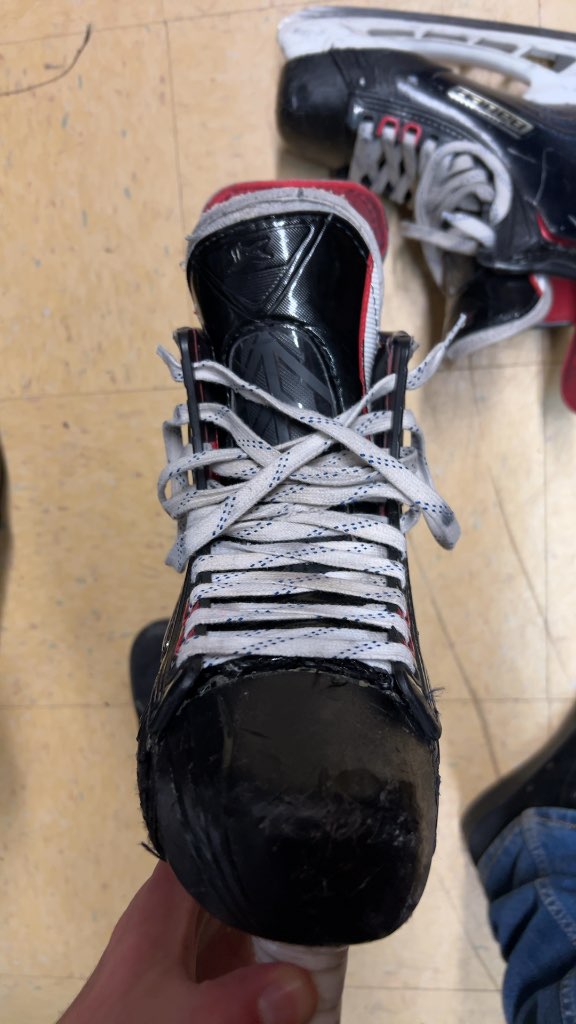 Bauer Vapor Hockey Skates Size 6.75