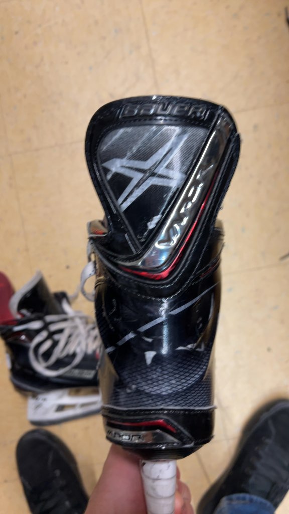 Bauer Vapor Hockey Skates Size 6.75